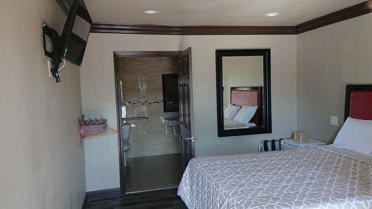 Santa Ana Travel Inn ภายนอก รูปภาพ