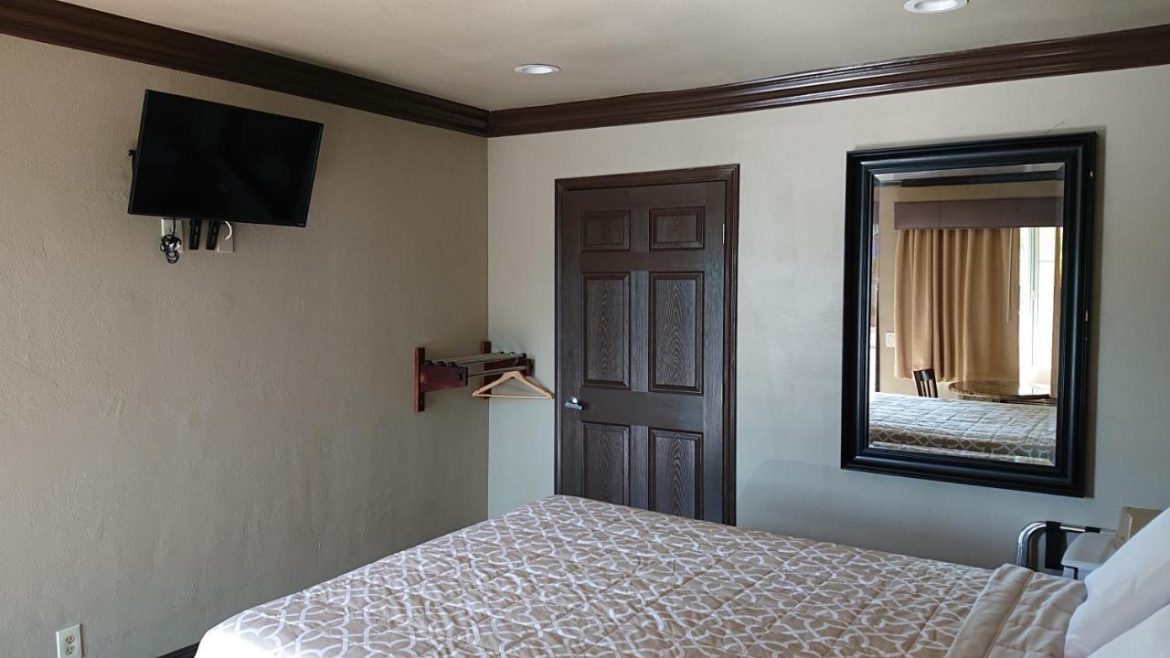 Santa Ana Travel Inn ภายนอก รูปภาพ