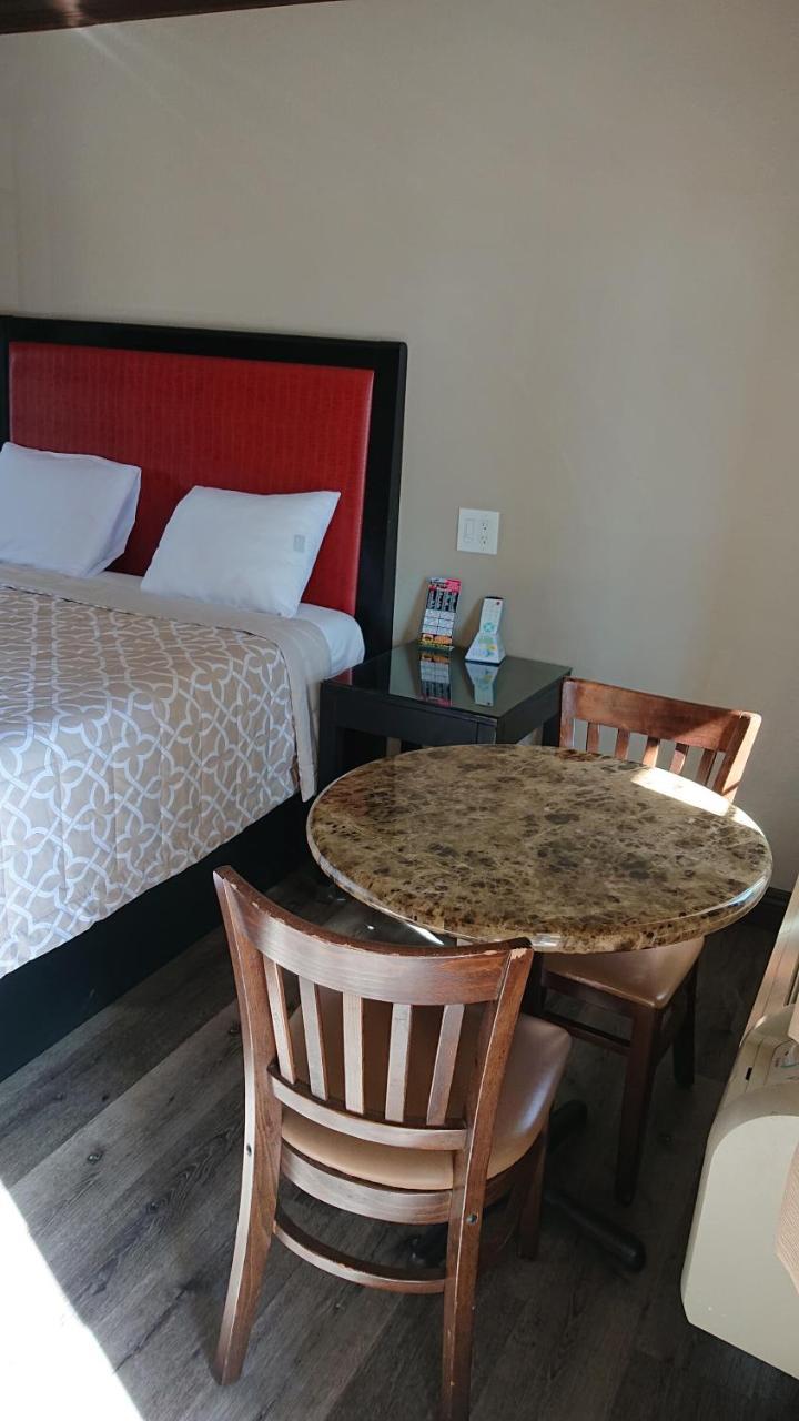 Santa Ana Travel Inn ภายนอก รูปภาพ